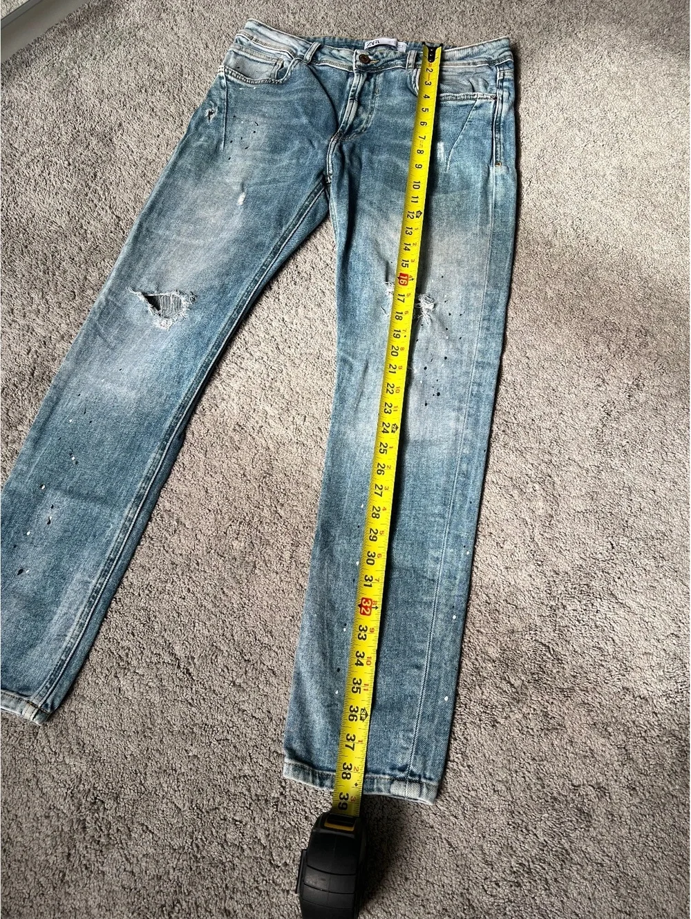 Zara Men’s Distressed Paint Splatter Jeans Size 32 Light Wash Slim Straight